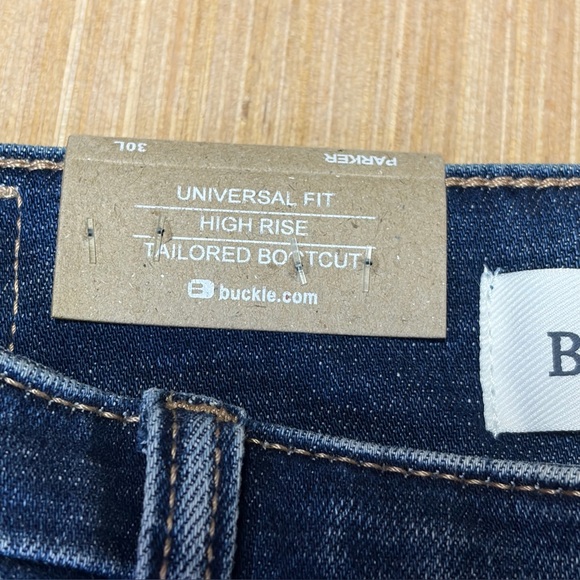BKE Buckle Parker Universal Fit High Rise Tailored Bootcut Jeans 30x33.5 Stretch - Picture 3 of 14